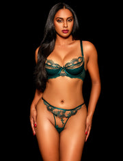 Charlotta Emerald Brief