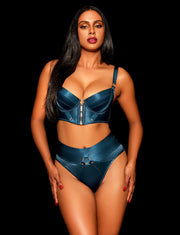 Nicole Brief