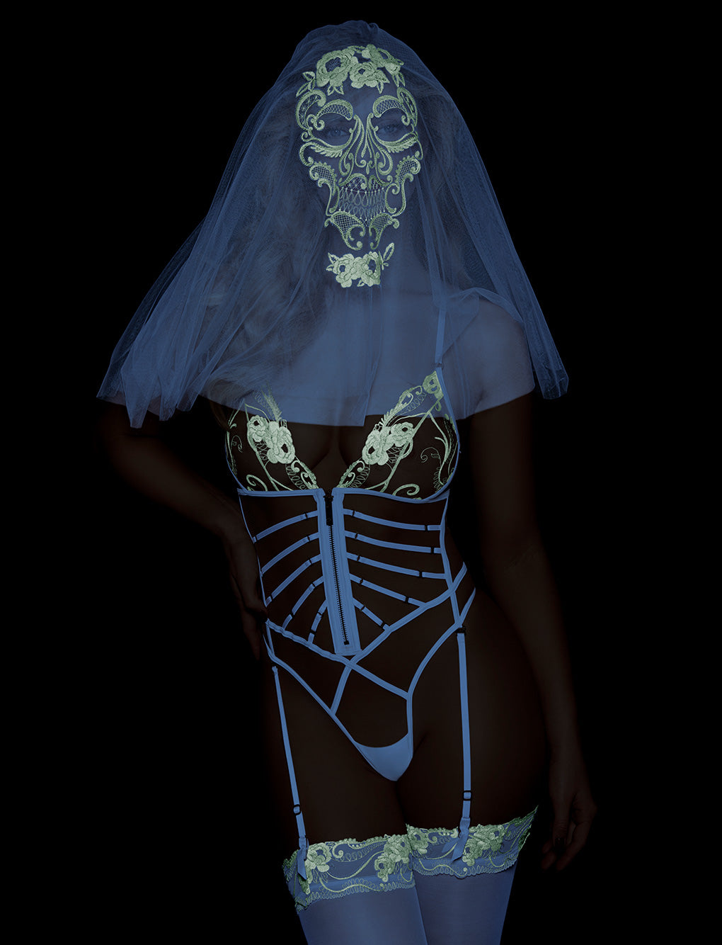 Valeria Glow Veil